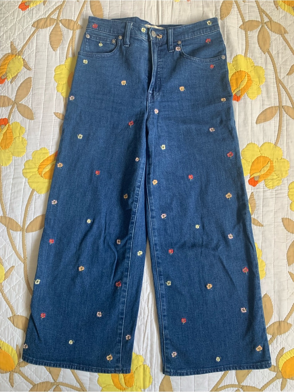 Madewell Wide-Leg Crop Jeans: Confetti Floral Embroidered Edition - Picture 3 of 16